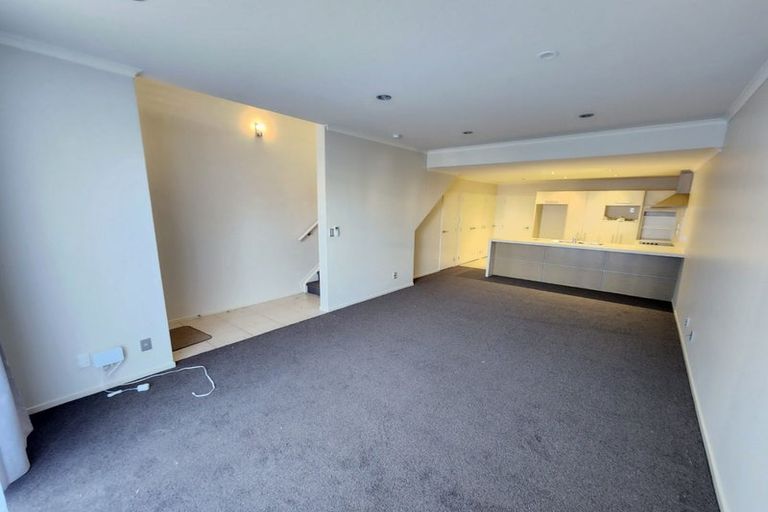 Photo of property in 39 The Track, Takanini, 2112