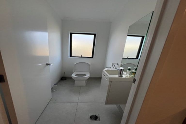 Photo of property in 10 Kitea Place, Mangere, Auckland, 2022