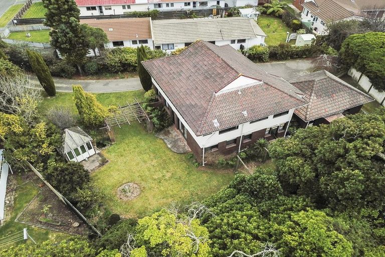 Photo of property in 38 Kanawa Street, Waikanae, 5036