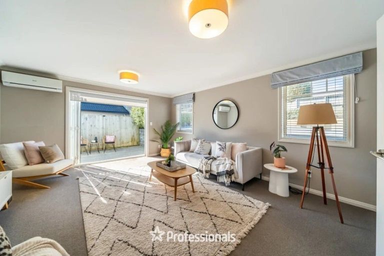Photo of property in 14 Ronald Scott Grove, Riverstone Terraces, Upper Hutt, 5018