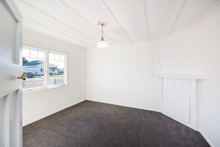 Photo of property in 23 Ross Street, Marton, 4710