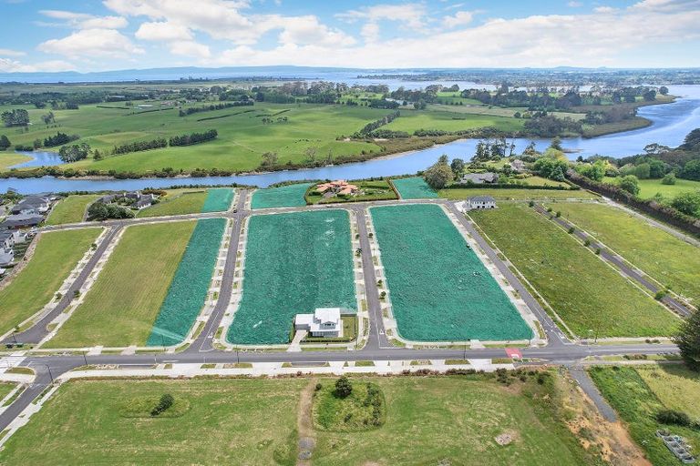 Photo of property in 35 Hayfield Way, Karaka, Papakura, 2113