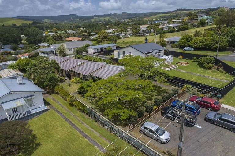 Photo of property in 1/3 Miro Street, Helensville, 0800