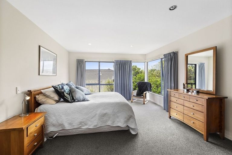 Photo of property in 28c James Cook Drive, Whitby, Porirua, 5024