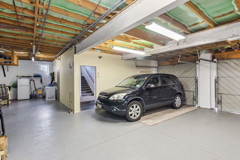 Photo of property in 49 Kakariki Grove, Waikanae, 5036