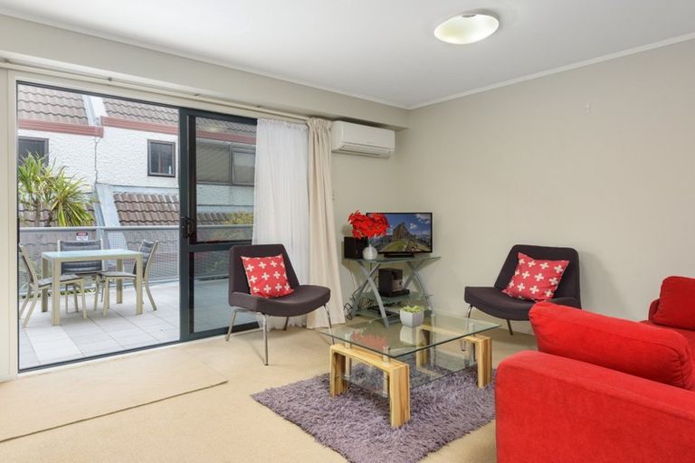 Photo of property in Atlas Apartments, 8/49 Maunganui Road, Mount Maunganui, 3116