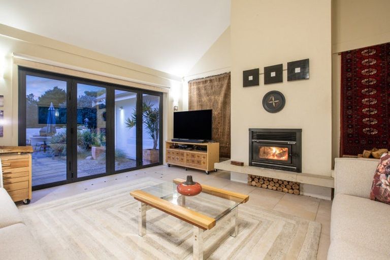 Photo of property in 90 Peka Peka Road, Peka Peka, Waikanae, 5391