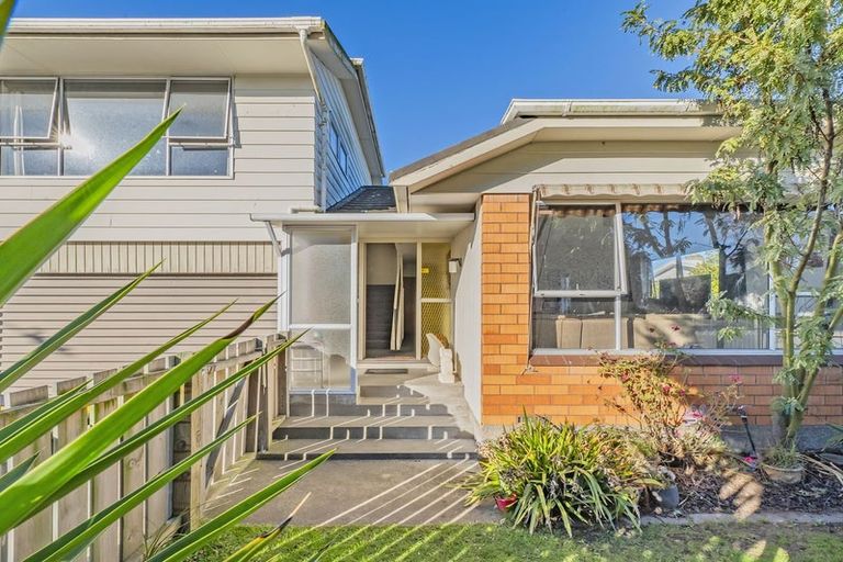 Photo of property in 2/20 Penwood Street, Russley, Christchurch, 8042