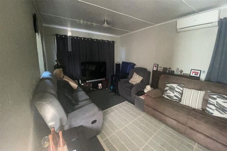 Photo of property in 1/6 Hunua Road, Papakura, 2110