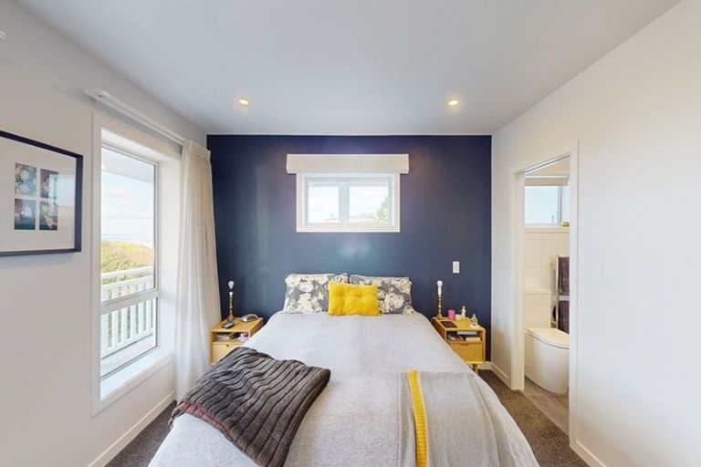 Photo of property in 74u2 Jubilee Road, Khandallah, Wellington, 6035