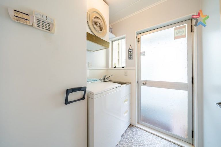 Photo of property in 11 Mokopuna Grove, Stokes Valley, Lower Hutt, 5019