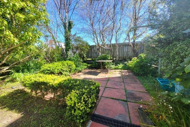 Photo of property in 23 Milton Street, Berhampore, Wellington, 6023