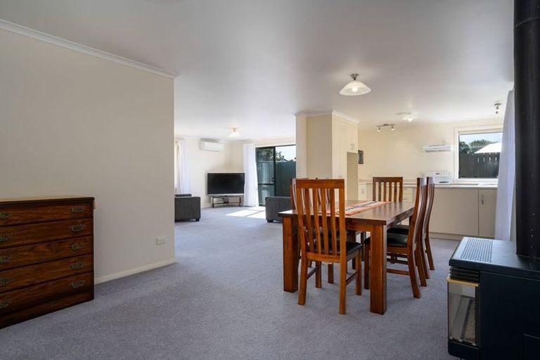 Photo of property in 27 Bowen Street, Cambridge, 3434