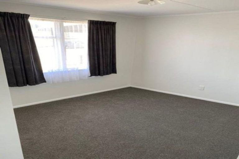 Photo of property in 12 Mosston Road, Castlecliff, Whanganui, 4501
