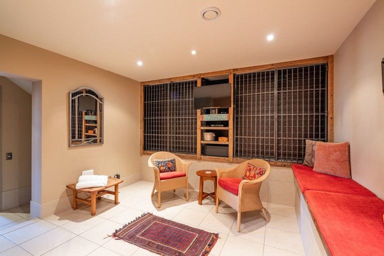 Photo of property in Lake Street Apartments, 10/8 Lake Street, Queenstown, 9300