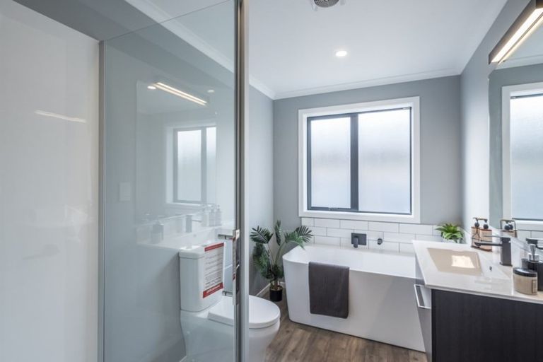 Photo of property in 10 Paioke Street, Waikanae, 5036