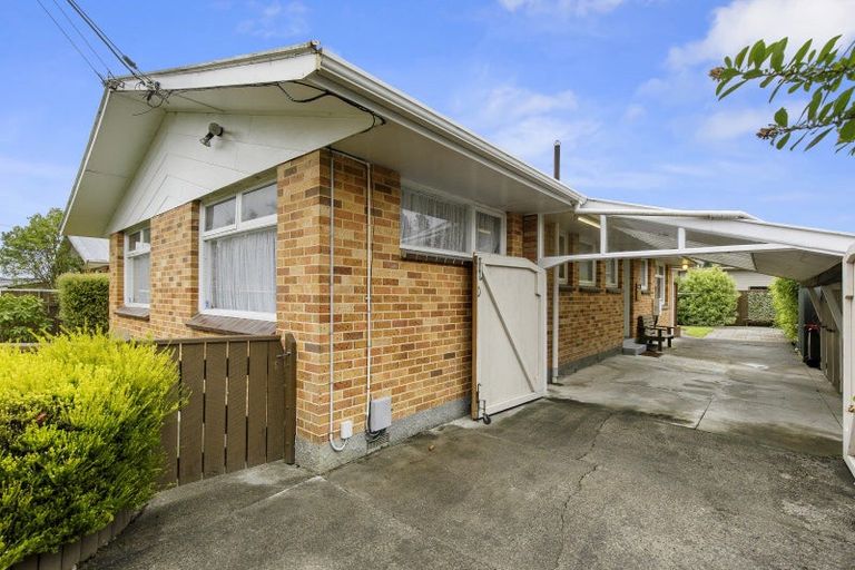 Photo of property in 5 Norana Road, Maoribank, Upper Hutt, 5018