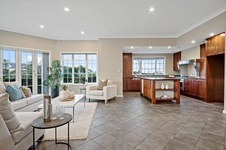 Photo of property in 3 Onemana Way, Te Atatu Peninsula, Auckland, 0610