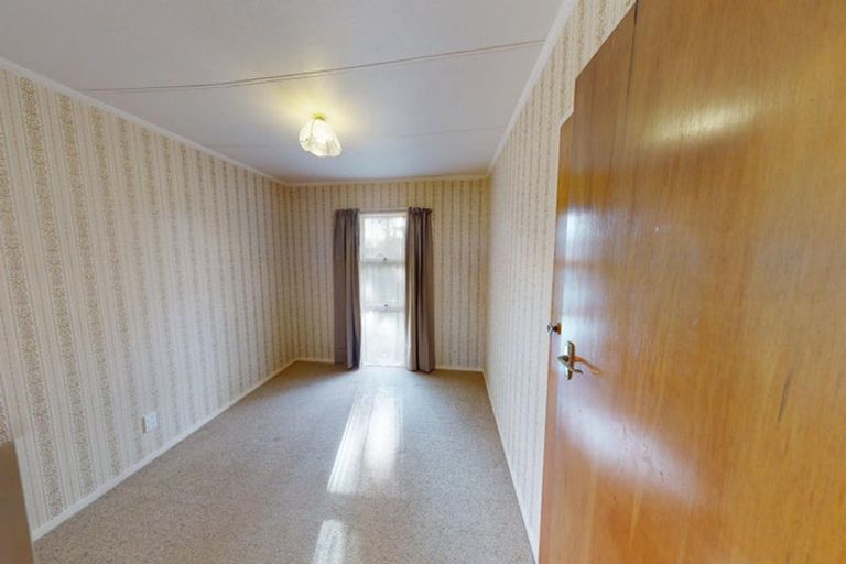 Photo of property in 6 Raglan Avenue, Cloverlea, Palmerston North, 4412