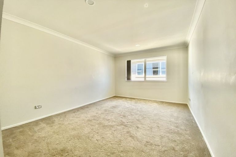 Photo of property in 70 Donegal Park Drive, Flat Bush, Auckland, 2019