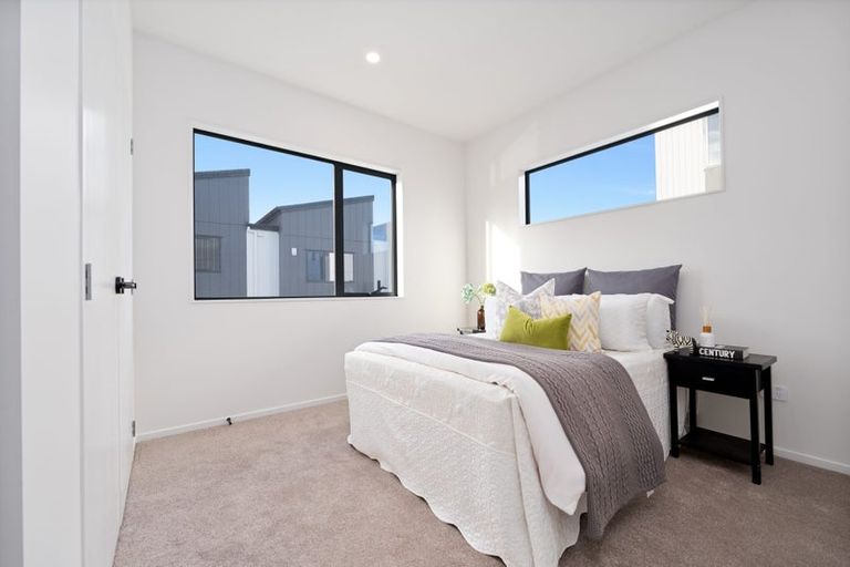 Photo of property in 62b Triangle Road, Massey, Auckland, 0614