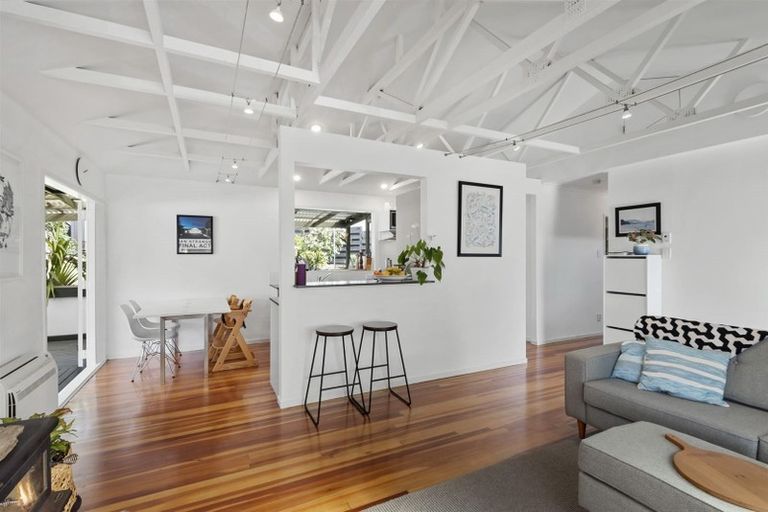 Photo of property in 52 Kia Ora Road, Beach Haven, Auckland, 0626