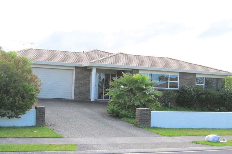 Photo of property in 35 Lakeside Drive, Orewa, 0931
