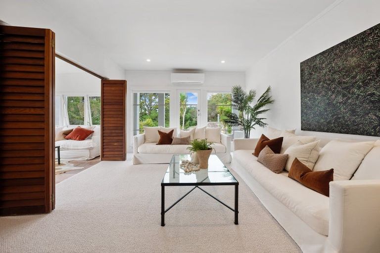 Photo of property in 194 Onewa Road, Birkenhead, Auckland, 0626