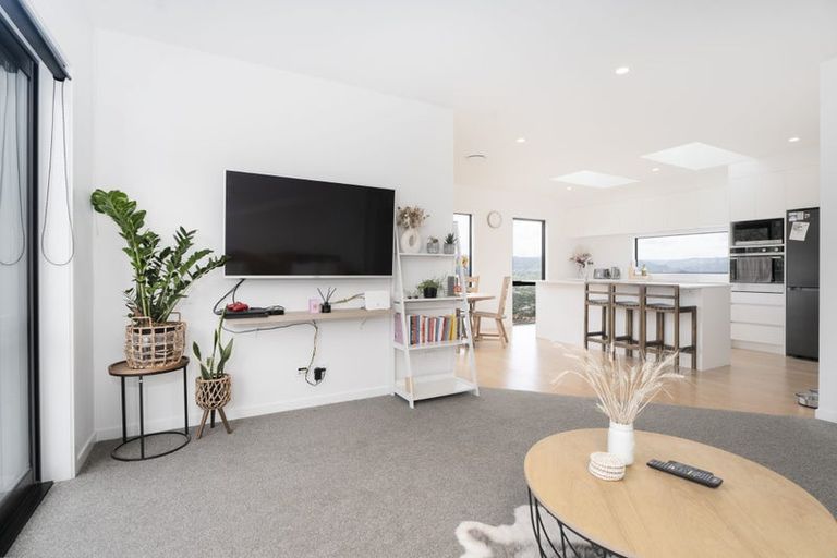 Photo of property in 9 Topsail Way, Whitby, Porirua, 5024