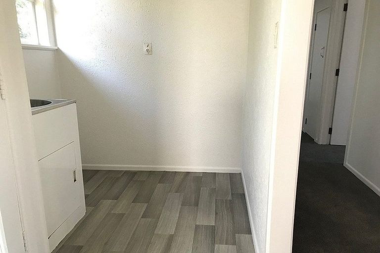 Photo of property in 2 Clendon Place, Manurewa, Auckland, 2102