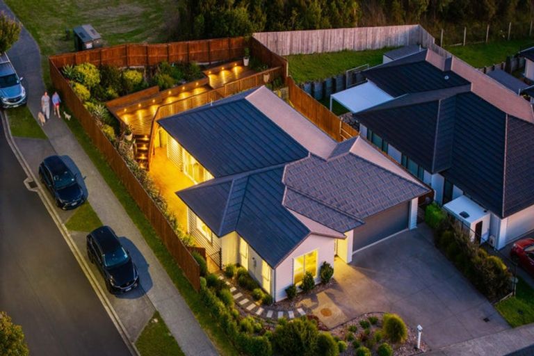 Photo of property in 55 Accolage Boulevard, Kumeu, 0810