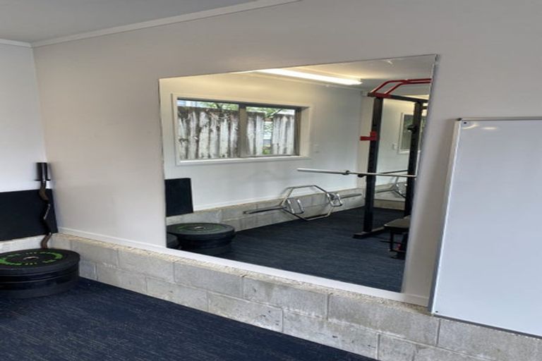 Photo of property in 1/127 Atkinson Road, Titirangi, Auckland, 0604