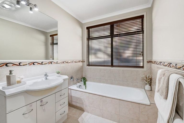 Photo of property in 3 Burwood Terrace, Gulf Harbour, Whangaparaoa, 0930