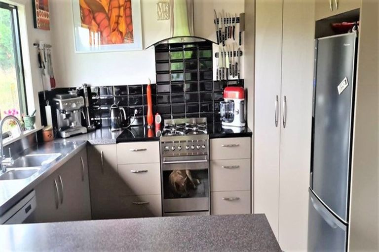 Photo of property in 131 Arapaepae Road South, Levin, 5571