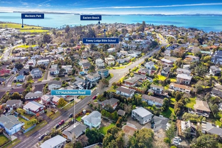 Photo of property in 137 Hutchinsons Road, Bucklands Beach, Auckland, 2014