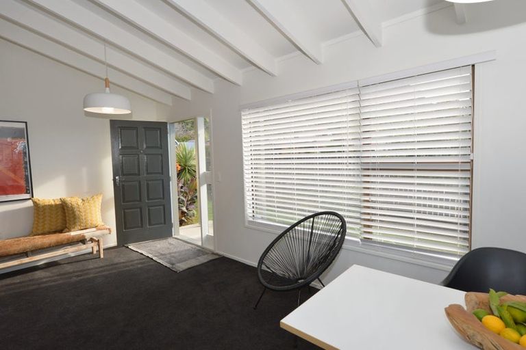 Photo of property in 11 Taupata Street, Redcliffs, Christchurch, 8081