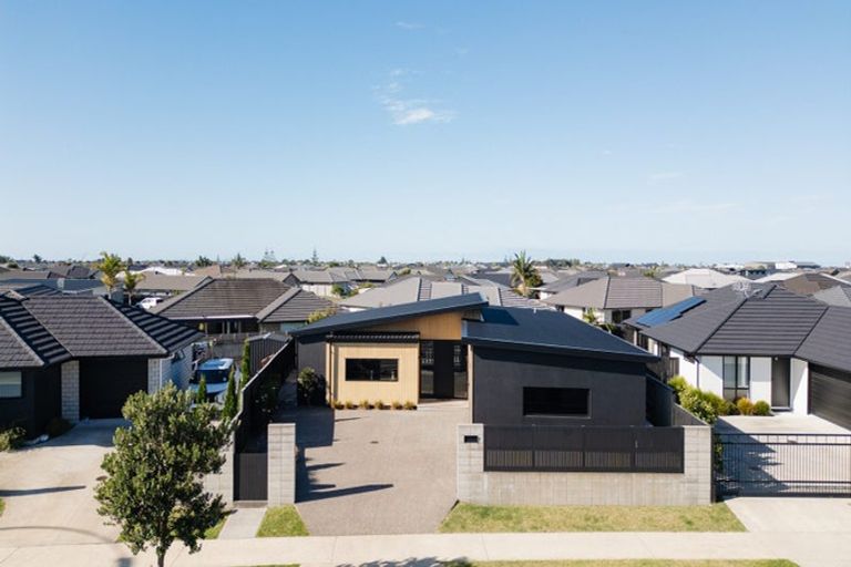 Photo of property in 187 Te Okuroa Drive, Papamoa, 3118