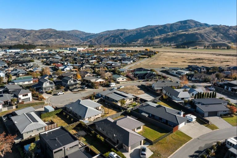 Photo of property in 8 Austral Place, Cromwell, 9310