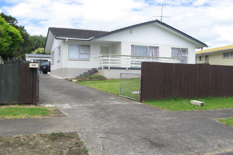 Photo of property in 44 Kemble Close, Mangere, Auckland, 2022