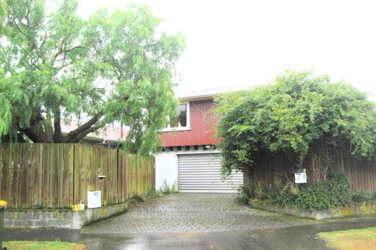 Photo of property in 5 Cheam Street, Dallington, Christchurch, 8061