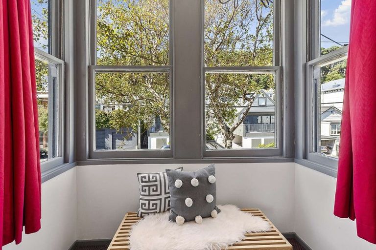 Photo of property in 92 Austin Street, Mount Victoria, Wellington, 6011