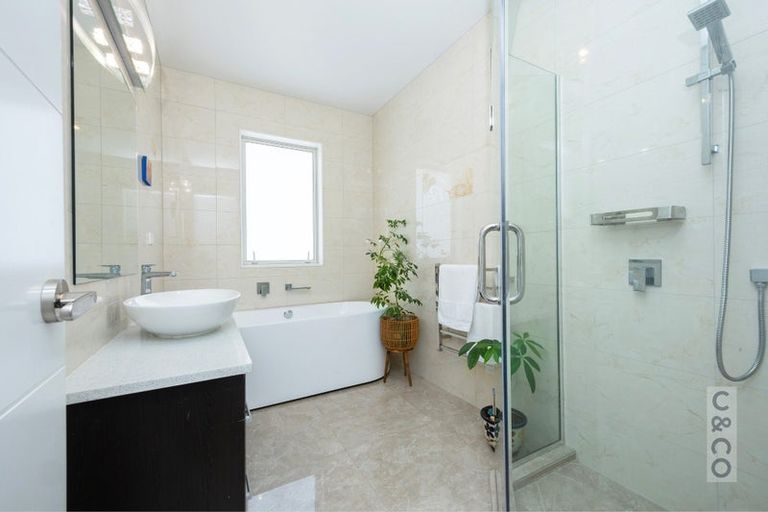 Photo of property in 23 Turpin Road, Riverhead, 0820