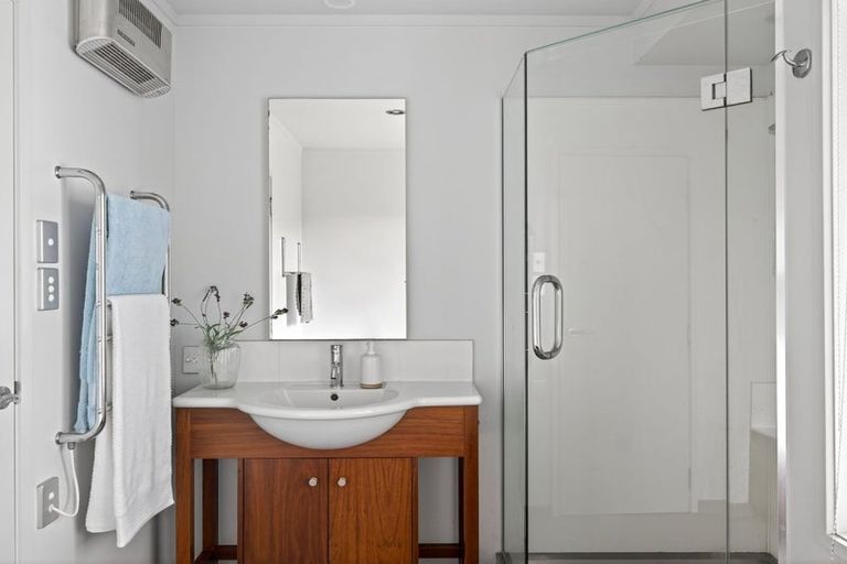 Photo of property in 11 Douglas Street, Okitu, Gisborne, 4010