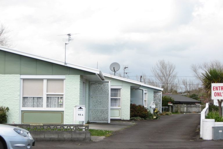 Photo of property in 93c Tukapa Street, Westown, New Plymouth, 4310