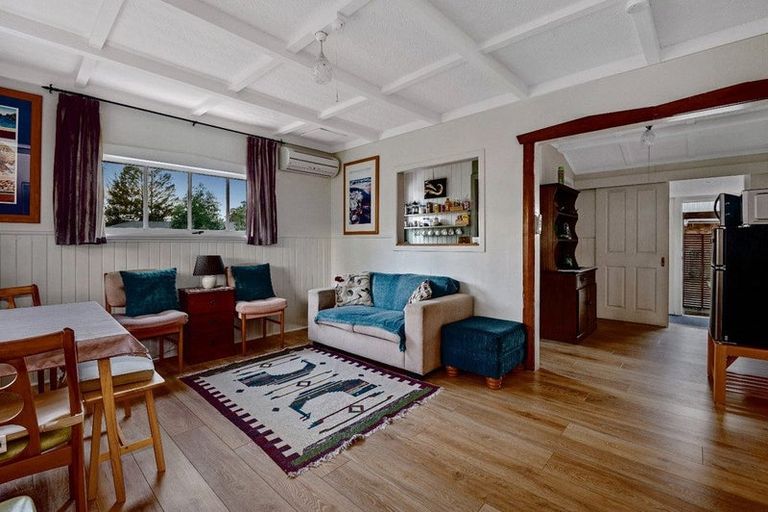 Photo of property in 11a John Road, Stanmore Bay, Whangaparaoa, 0932