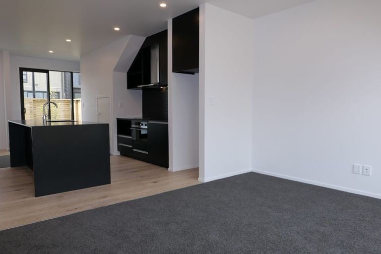 Photo of property in 2 Kamahi Place, Paraparaumu, 5032