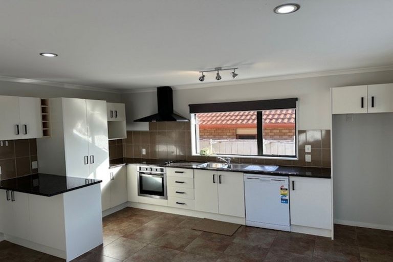 Photo of property in 38b Hetherington Road, Ranui, Auckland, 0612
