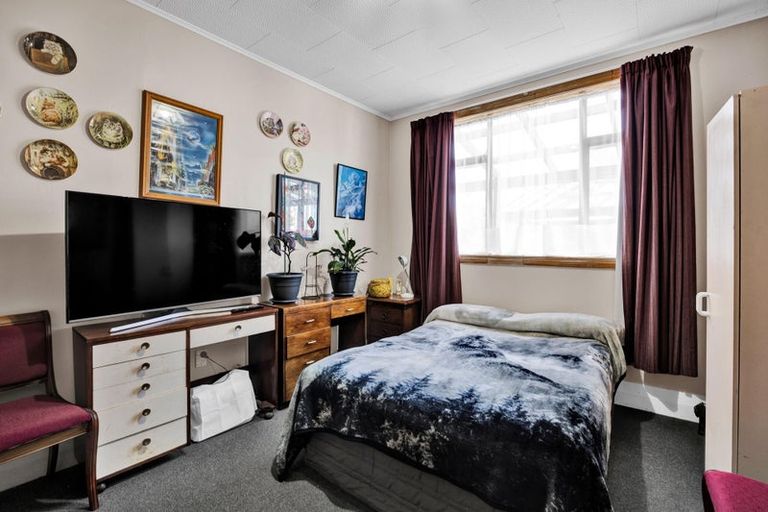 Photo of property in 73 Puriri Street, Hawera, 4610