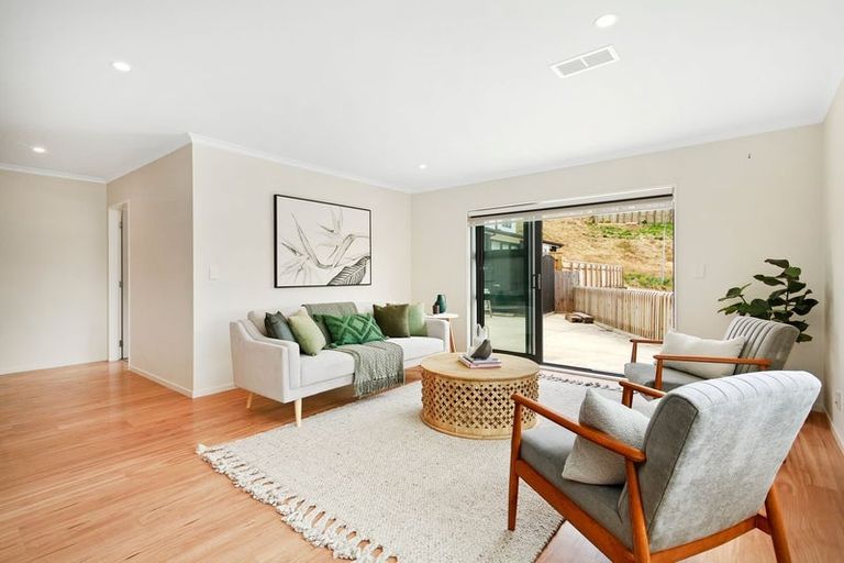 Photo of property in 127 Amesbury Drive, Churton Park, Wellington, 6037