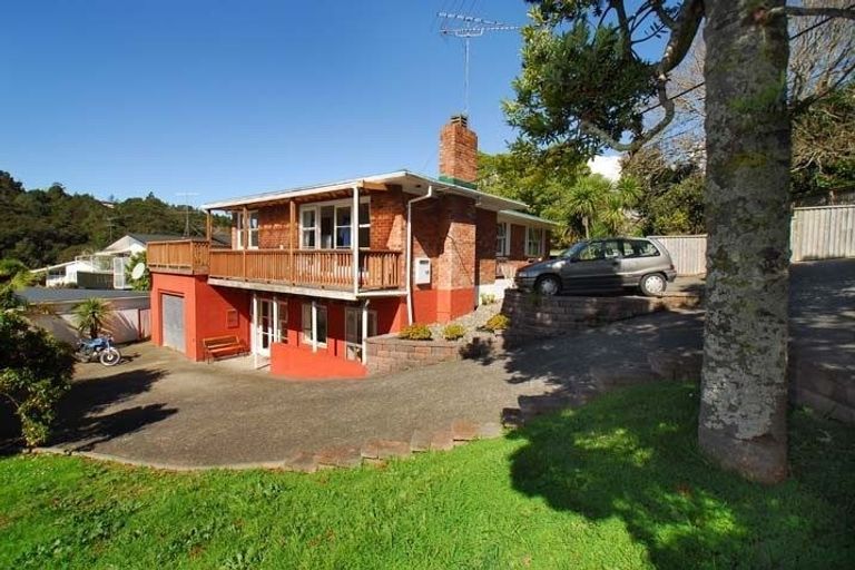 Photo of property in 1 Lauderdale Road, Birkdale, Auckland, 0626